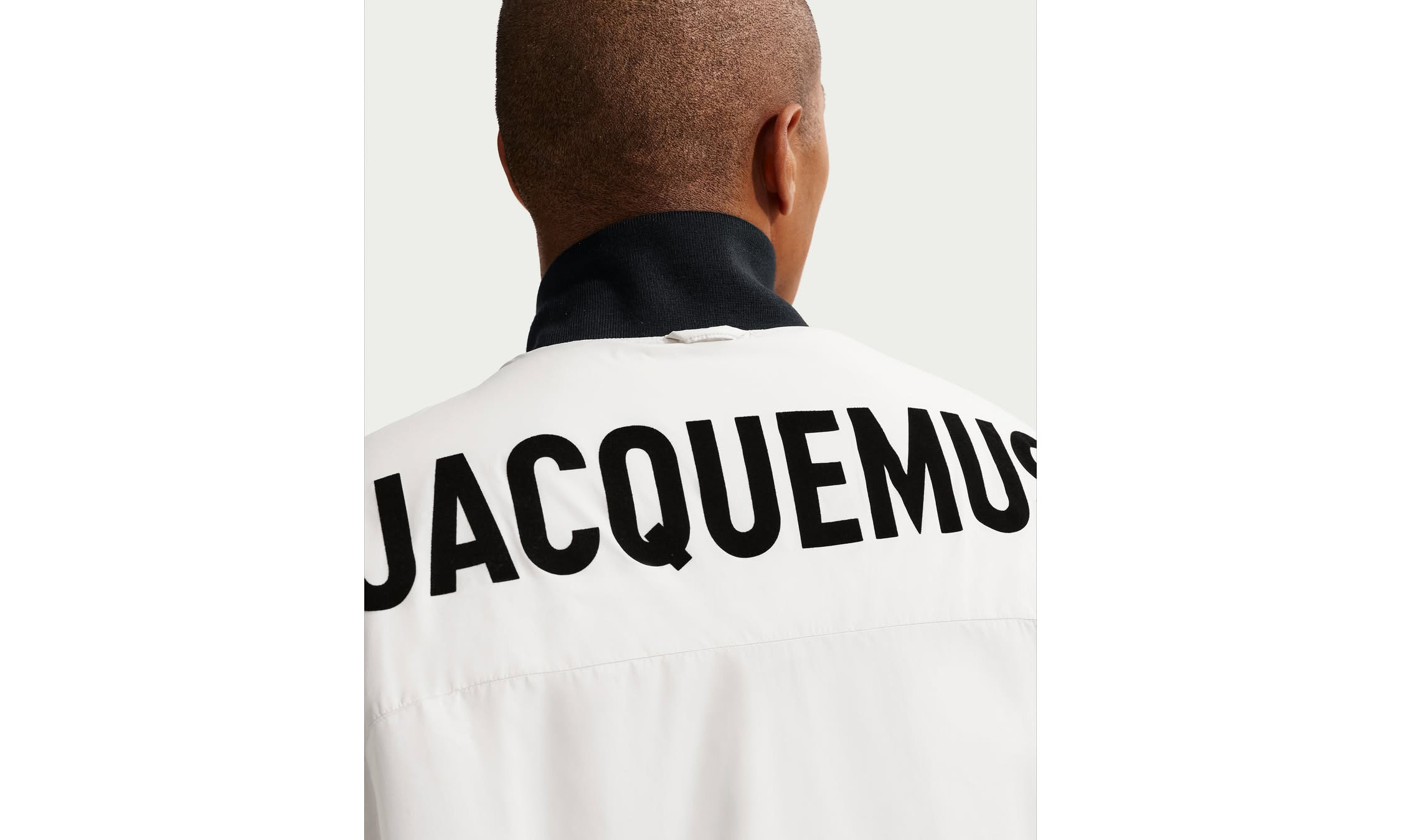 抢先预览 JACQUEMUS x Nike 2025 假日系列