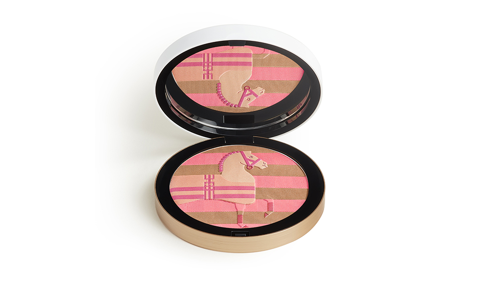 爱马仕美妆系列推出丝柔粉妆焕颜蜜粉饼