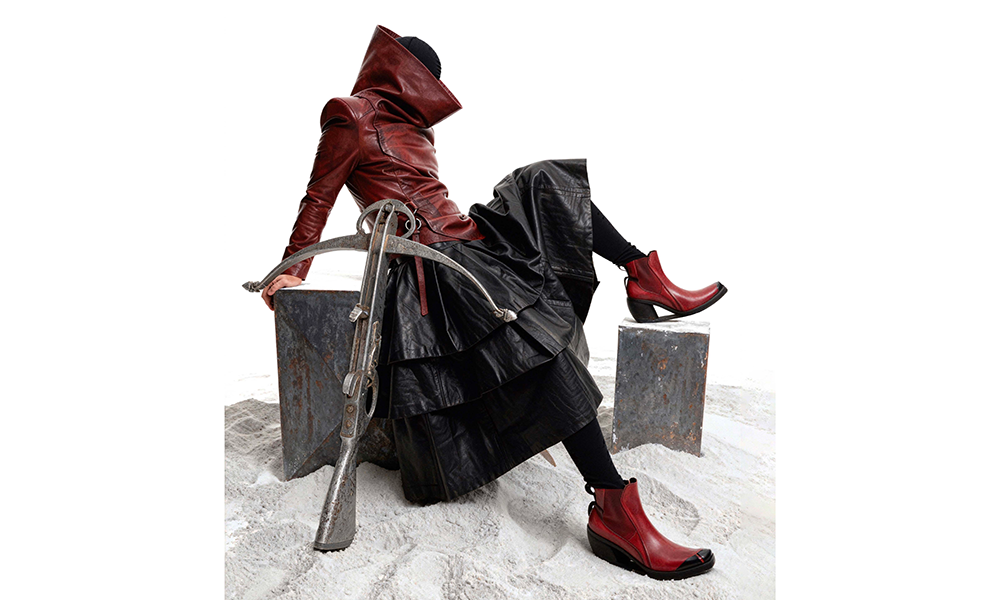 SCRY ⾸次发布传统⼯艺鞋履 Dig Collection