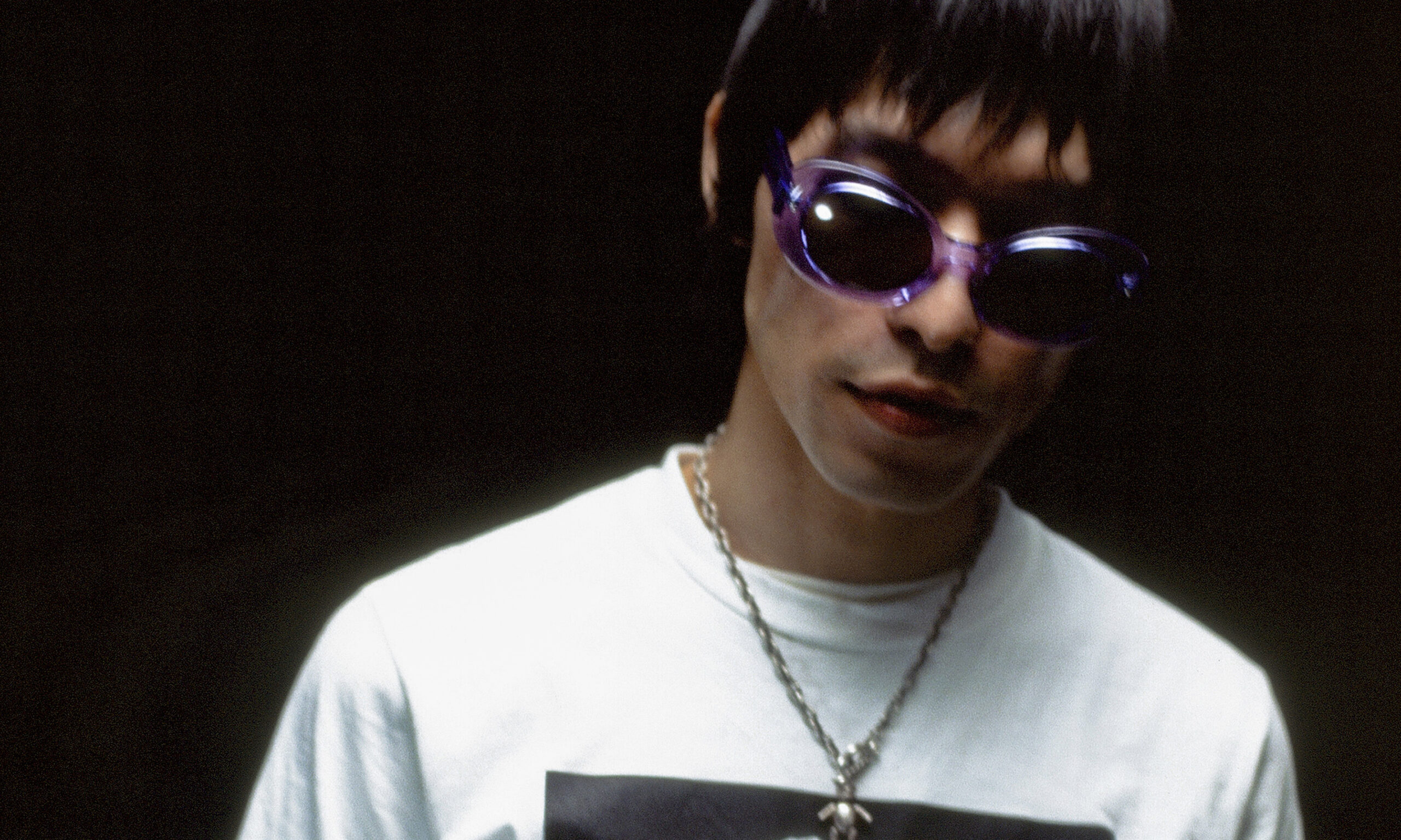 「懂哥」都在抢的 Supreme x Number (N)ine,其实是这「柯本墨镜」…