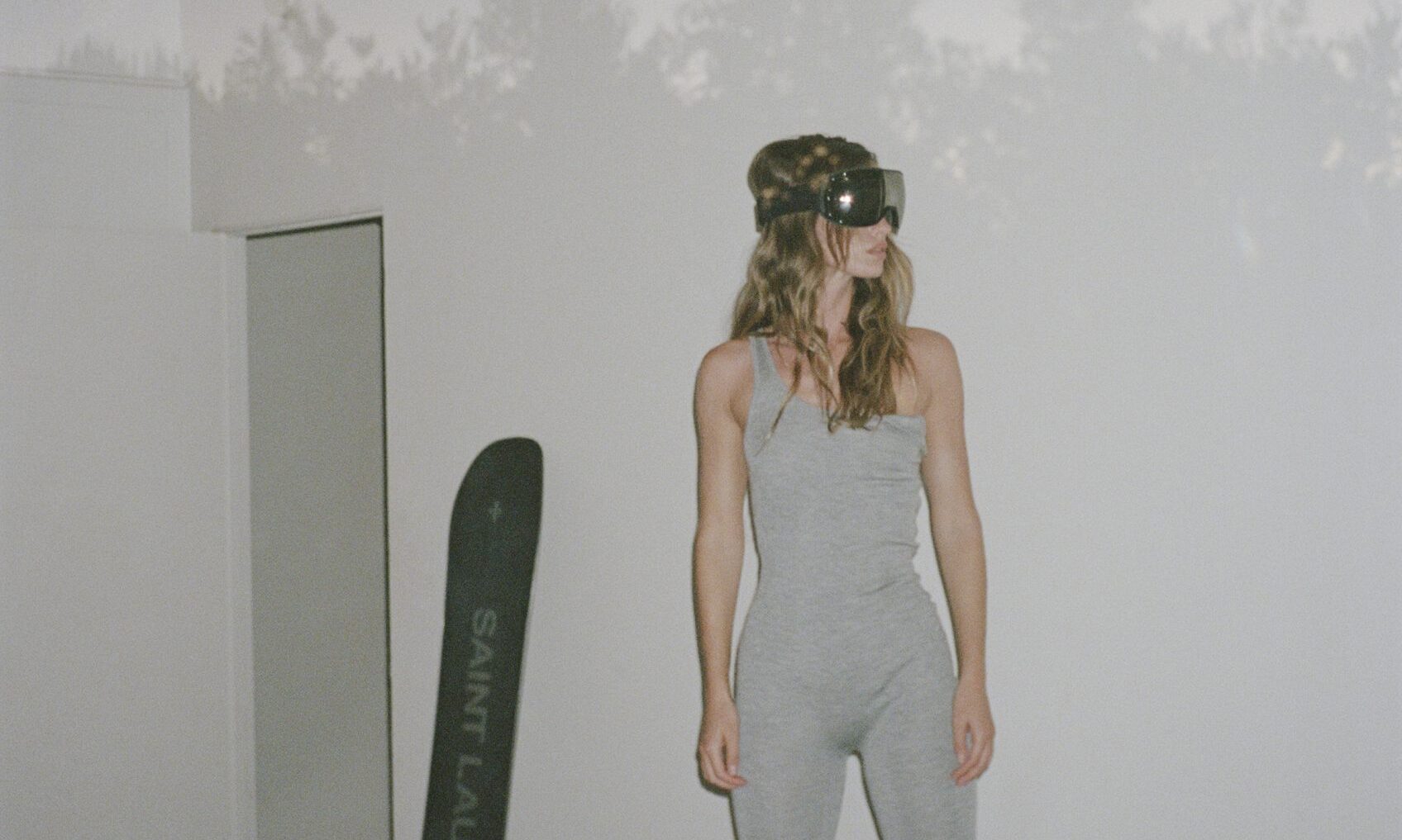 SAINT LAURENT 推出冬季胶囊系列