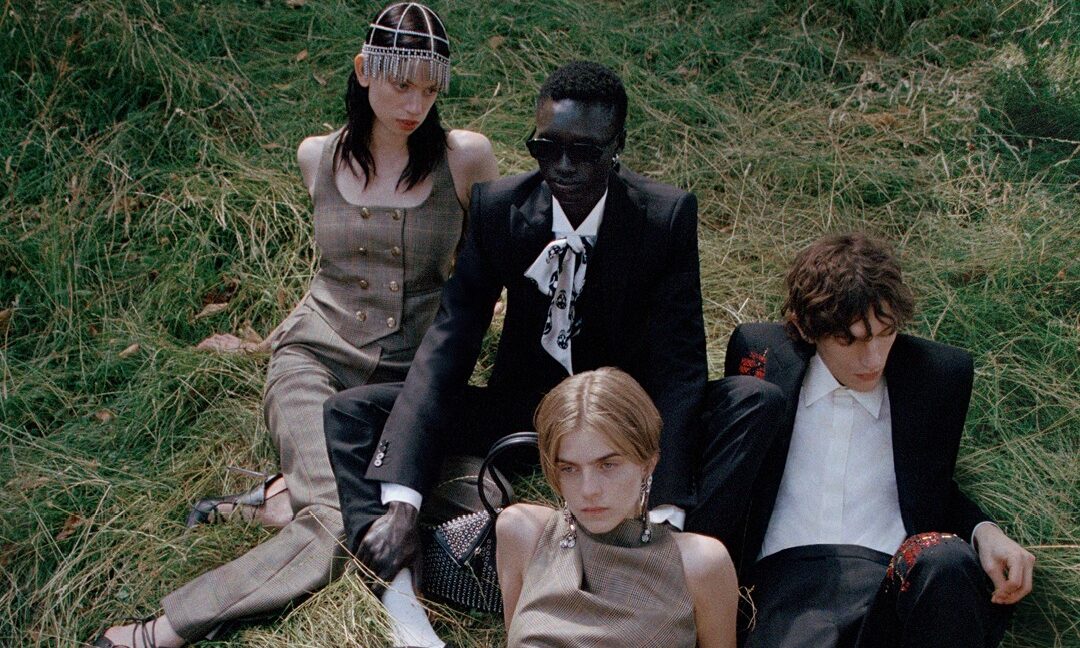 Alexander McQueen 发布 2026 早春度假系列