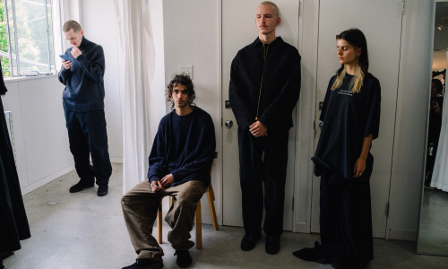 COMOLI 为何被称作「日系 The Row」？