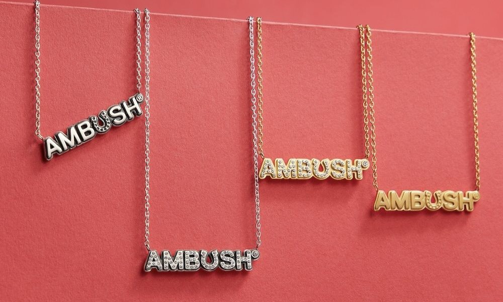 AMBUSH 推出马年主题饰品
