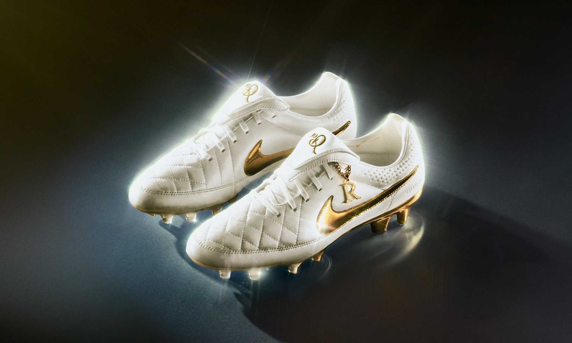 为什么说足球鞋今年很重要？