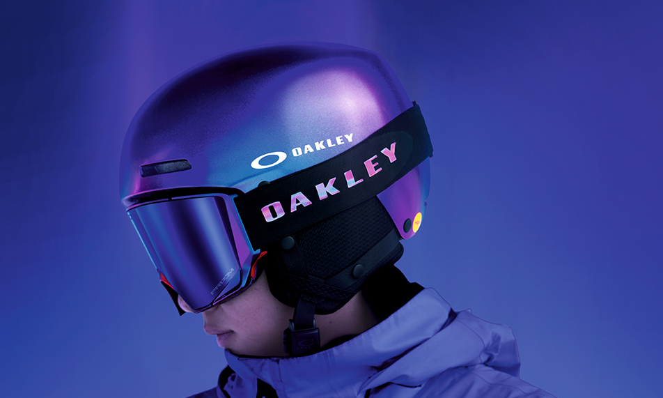 OAKLEY® 欧克利® 以全新 AURA 系列演绎「厚蓄显锋芒」