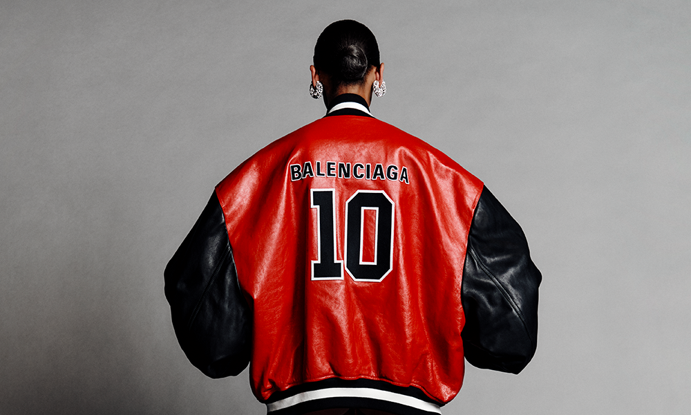 BALENCIAGA 携手 NBA 推出限量联名系列