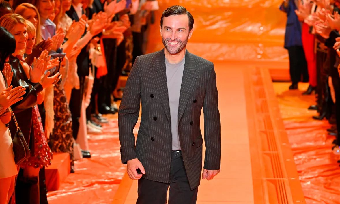 LOUIS VUITTON 女装创意总监 Nicolas Ghesquière 获封法国荣誉军团勋章