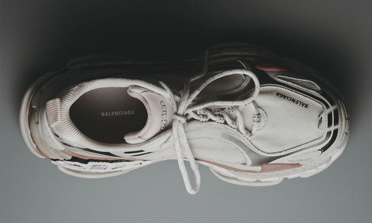 BALENCIAGA 正式推出全新 Triple S.2 运动鞋