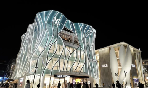 重金押注 LV、DIOR，其他品牌沦为 LVMH「棋子」？