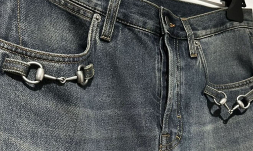 Demna 将 GUCCI 标志性「马衔扣」大规模引入成衣设计