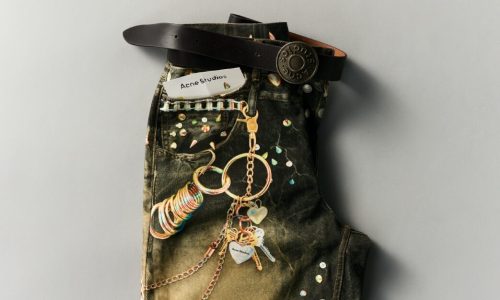 Acne Studios 推出马年系列