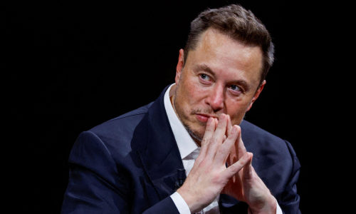 马斯克成为历史上首位 8,000 亿美元富豪