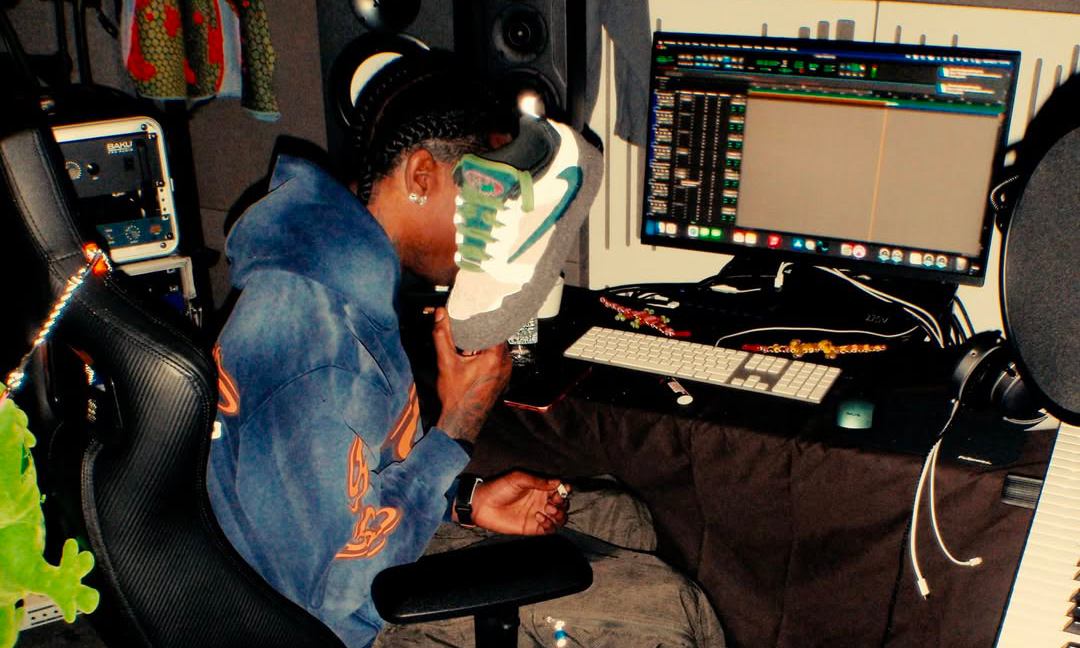 Travis Scott 曝光 TS x CPFM x Nike 三方联名鞋款