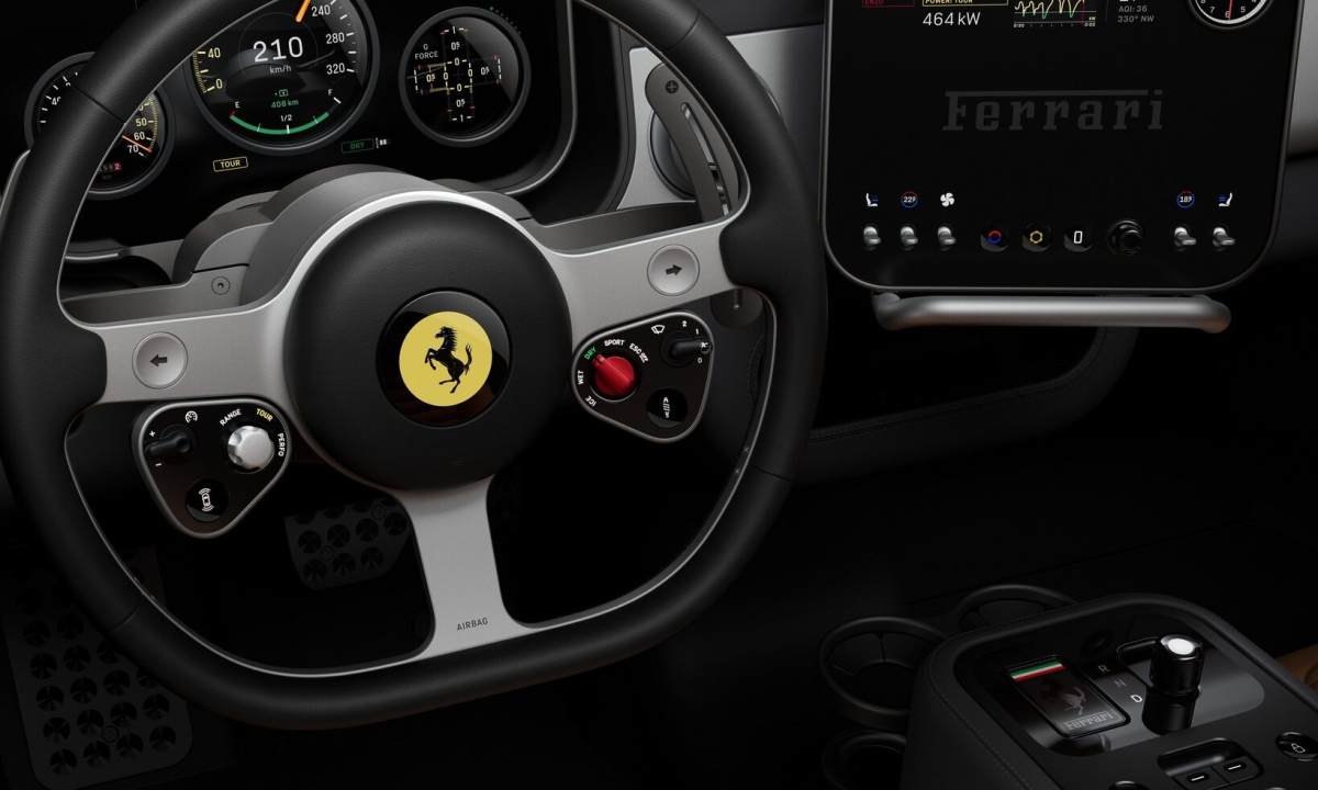 Ferrari 首款纯电车型 Ferrari Luce 内饰与人机交互界面亮相