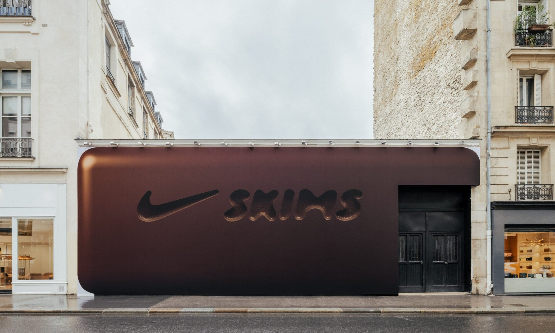 NikeSKIMS 于巴黎打造限时快闪店