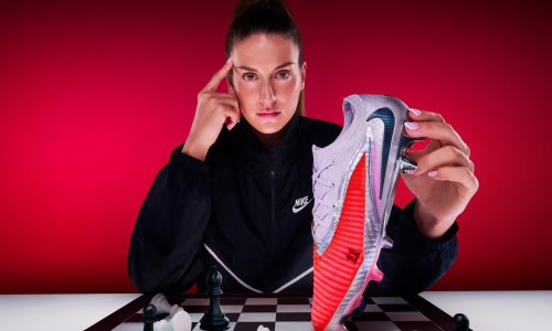 Nike 为女足球星 Alexia Putellas 打造专属 Phantom 6 足球鞋