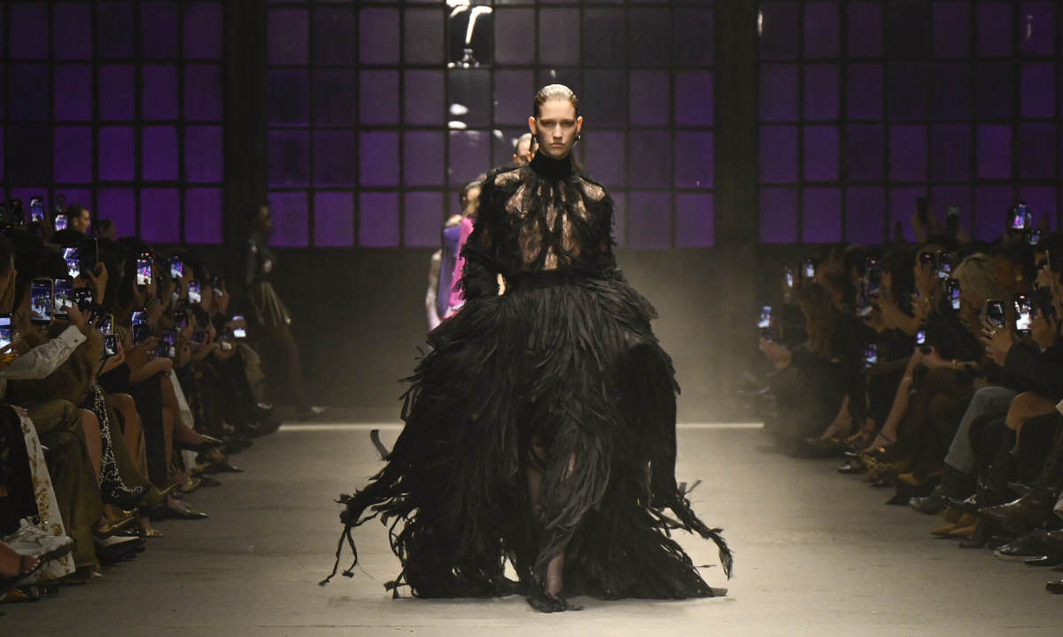 Roberto Cavalli 发布 2026 秋冬成衣系列