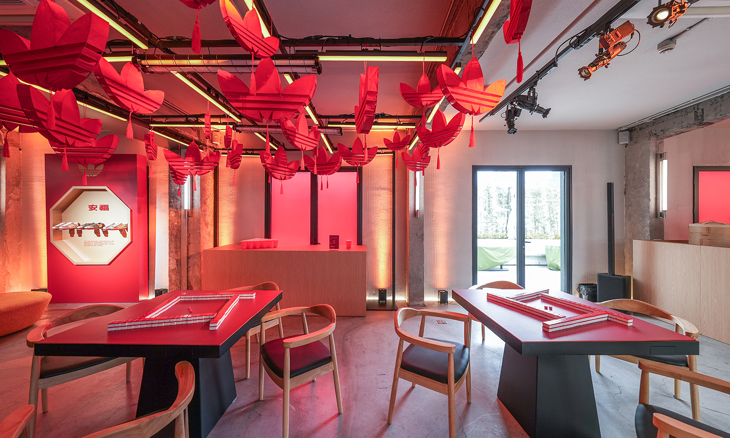 潮聚新春友趣同频,adidas Originals 举办 2026 新春老友局