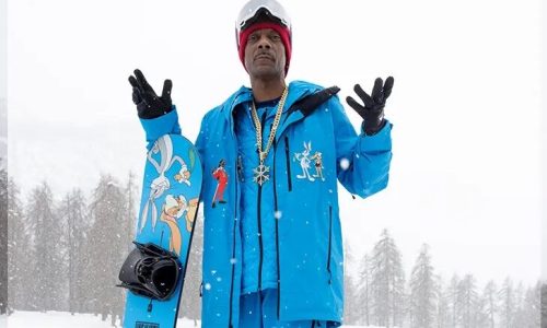 Burton 携手 Snoop Dogg 与兔八哥推出限量款滑雪板
