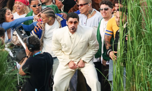 Bad Bunny 亮相 2026 超级碗中场秀