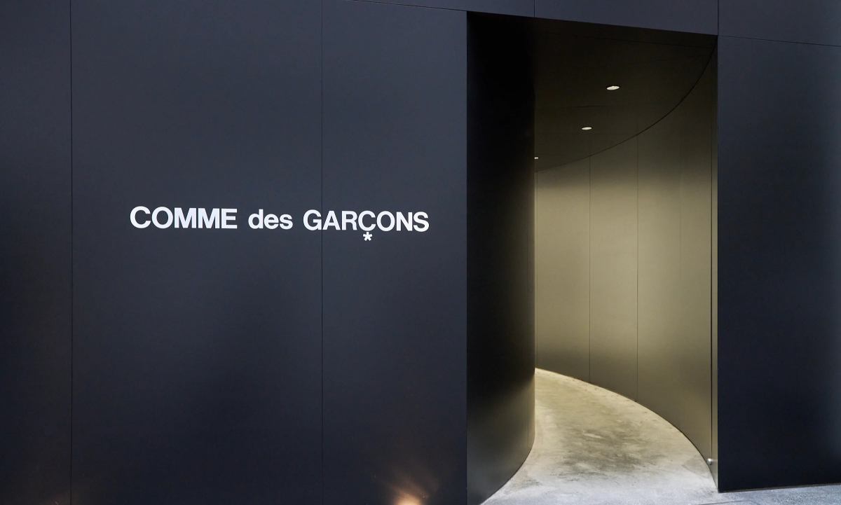 COMME des GARÇONS 庆祝京都门店重新开业举办小型时装秀