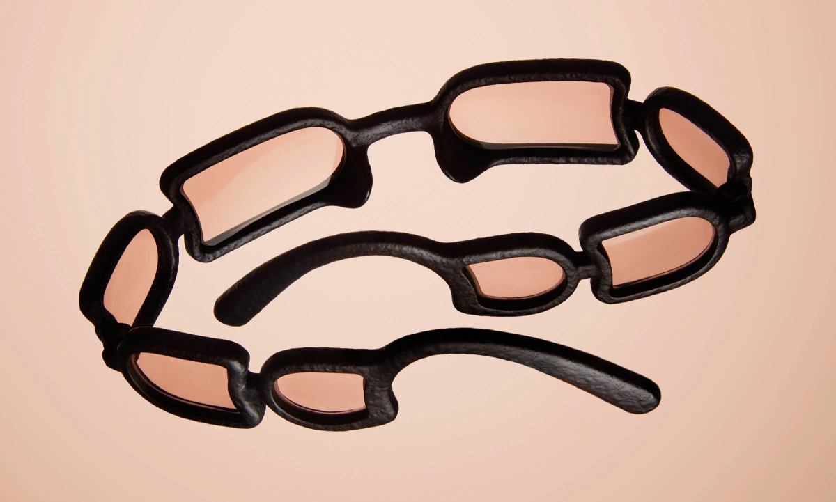 ISSEY MIYAKE EYES 发布新款眼镜「UROKO」