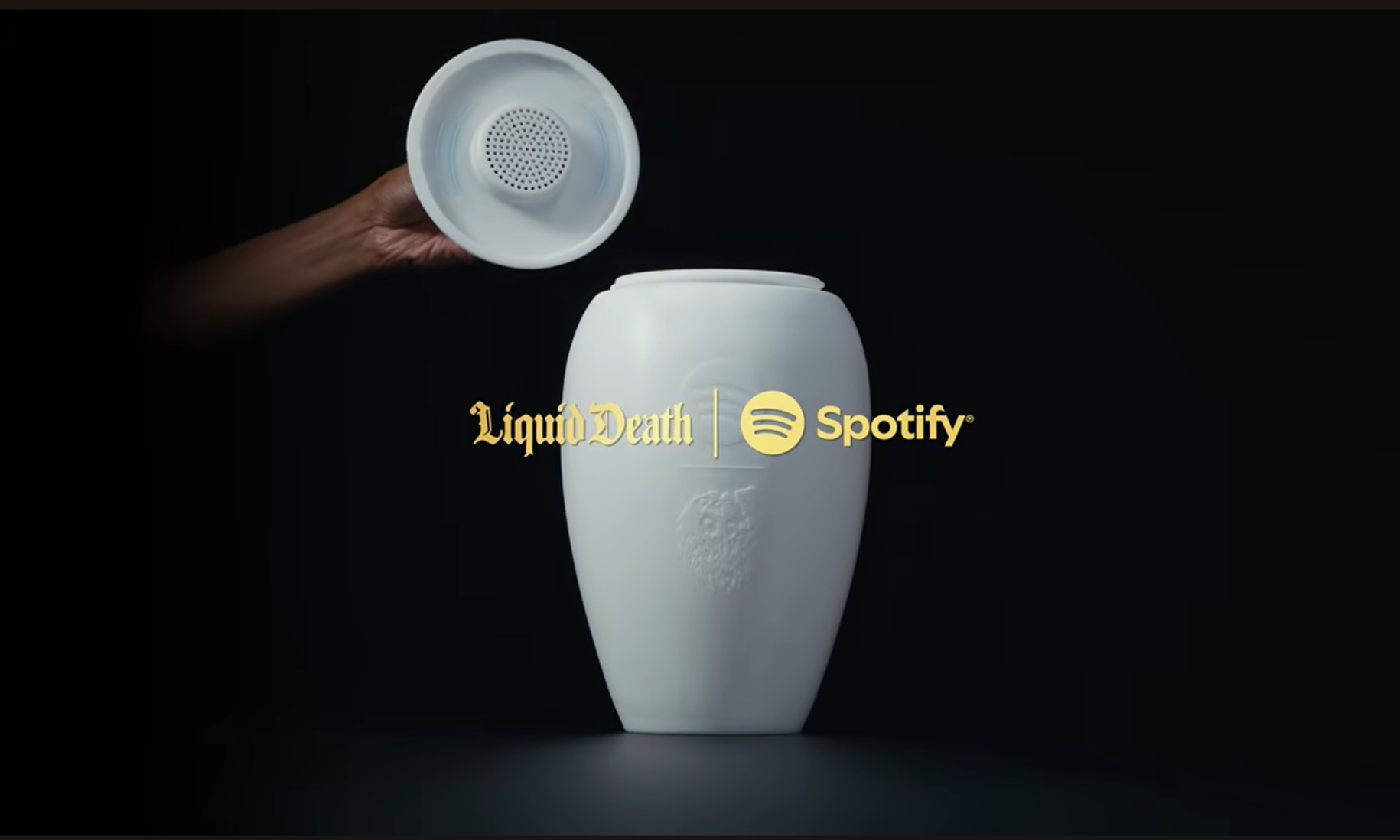 Spotify 与 Liquid Death 合作推出「骨灰瓮」音箱