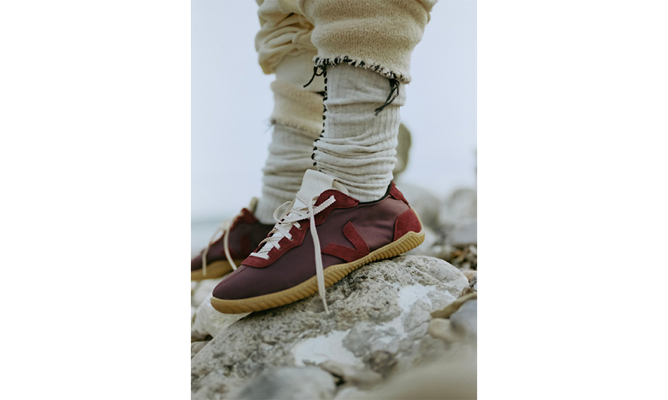 VEJA 携手 baserange 推出双方首款联名运动鞋