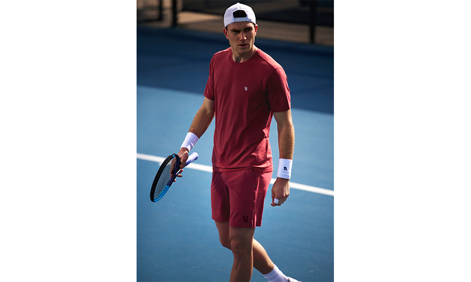 全新高性能短裤 Vuori HardKore 正式推出,携手 Jack Draper 倾情演绎广告大片