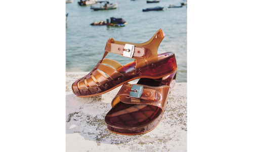 Melissa 携手 Scholl 推出联名系列