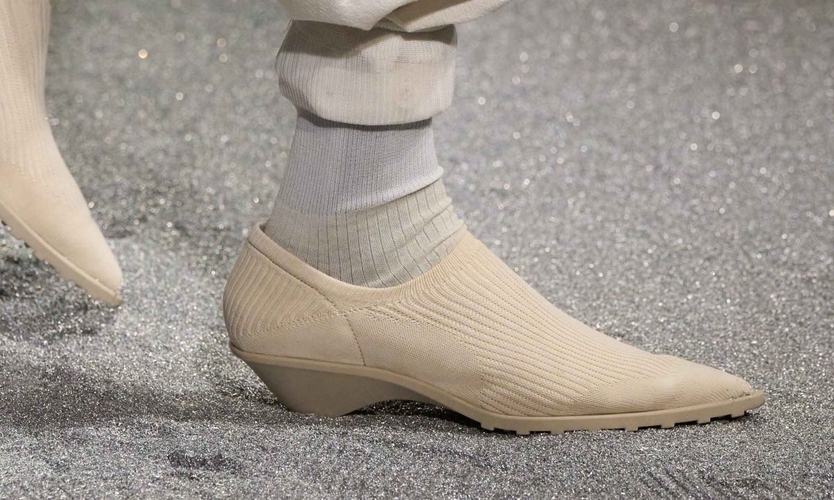 CAMPER 再度携手 ISSEY MIYAKE 发布全新联名系列鞋款