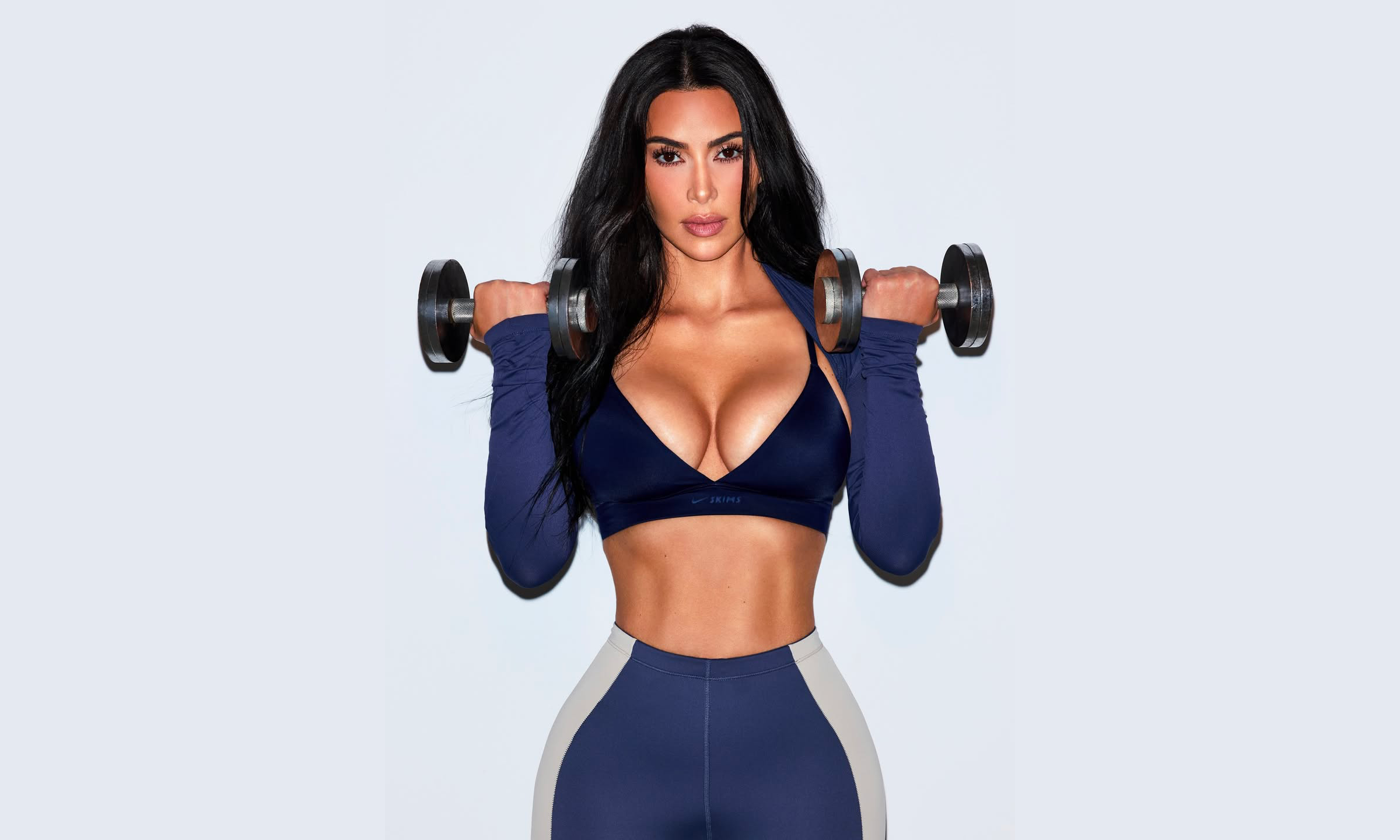 Kim Kardashian 出镜演绎 NikeSKIMS 2026 春季新品
