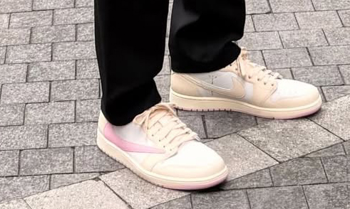 库克上脚未发售 Travis Scott x Air Jordan I Low「粉倒钩」