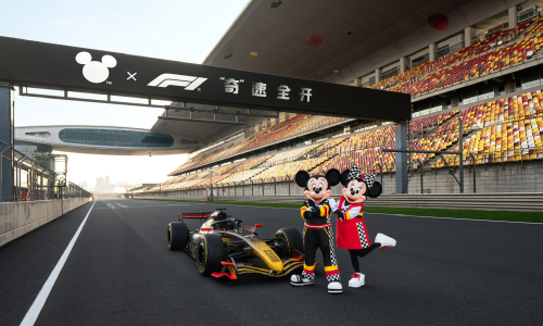 迪⼠尼 x FORMULA 1®「奇速全开」驰骋上海