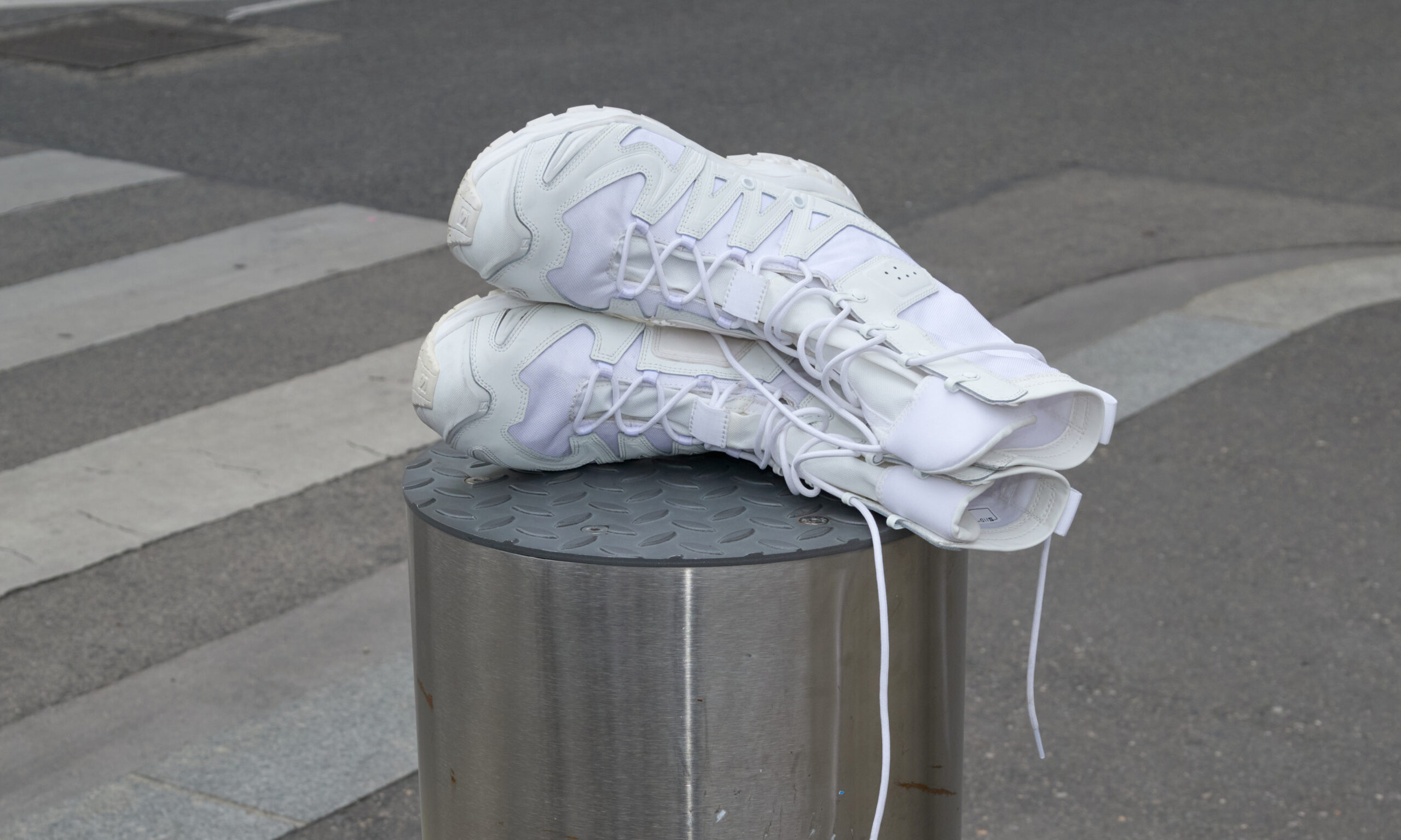 Salomon 三度携手 RIER 推出联名鞋款系列