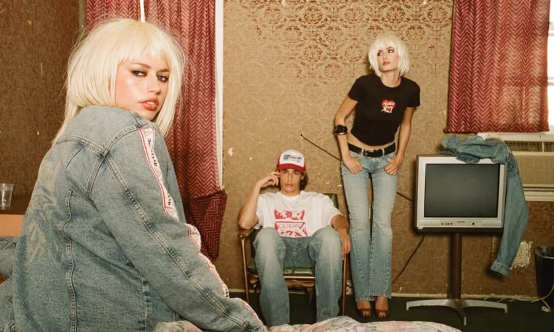 HYSTERIC GLAMOUR 携手 GUESS JEANS 推出全新联名系列