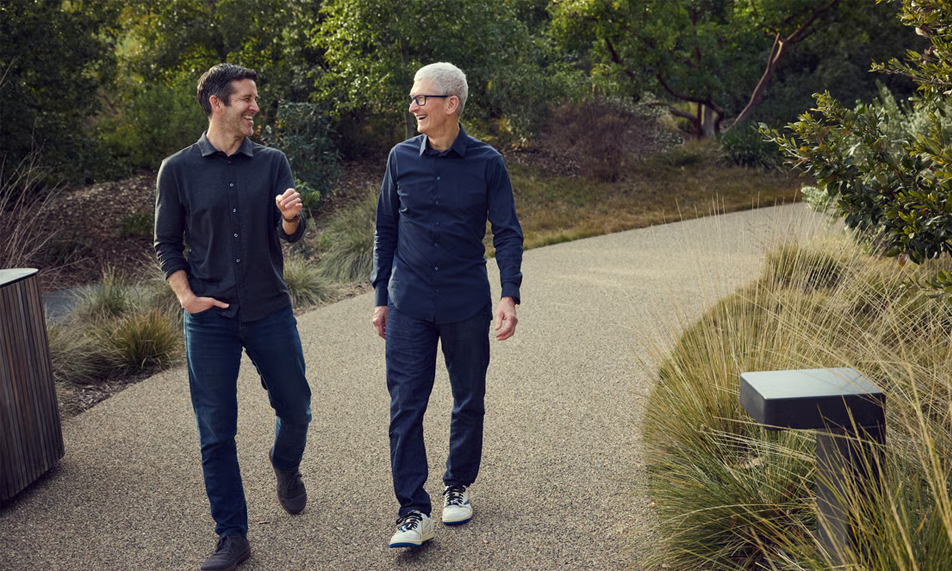 苹果公司宣布蒂姆·库克卸任 CEO，转任董事长