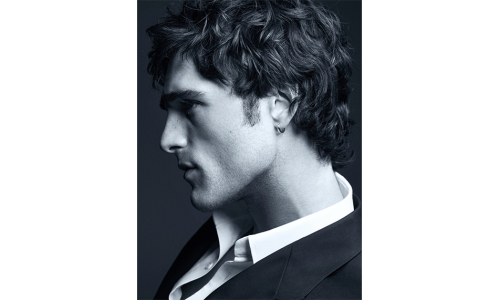 CHANEL 正式任命 Jacob Elordi 为男士香水 Bleu de Chanel 全新品牌大使