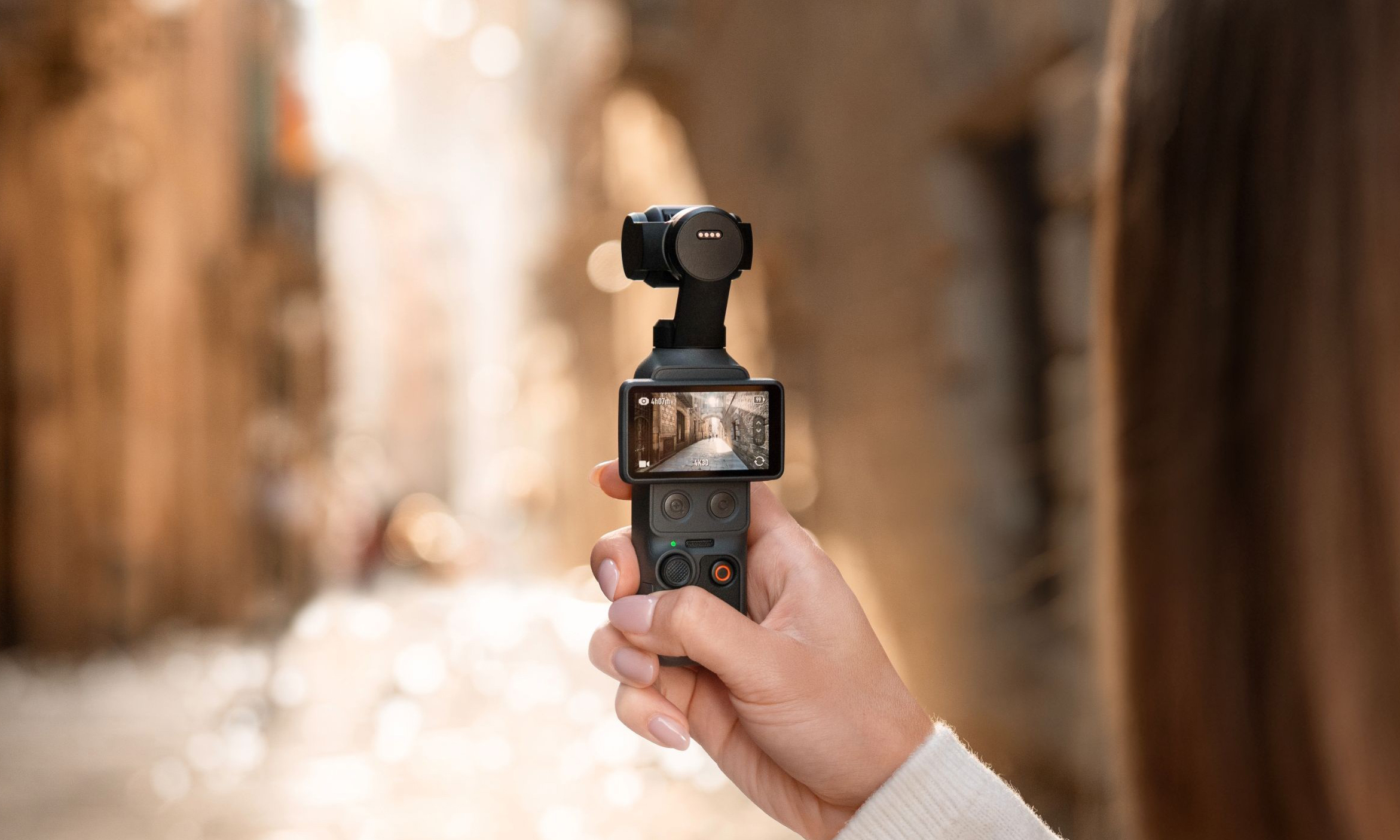 售价 2,999 元起，大疆正式发布 Osmo Pocket 4 手持云台相机