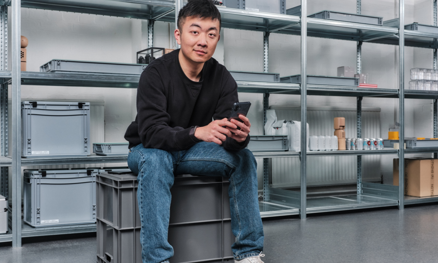 Nothing 计划在 2027 年推出 AI 眼镜