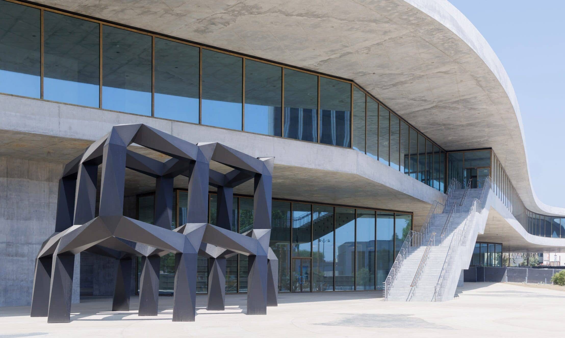 DIOR 将于洛杉矶举办 2027 早春系列秀