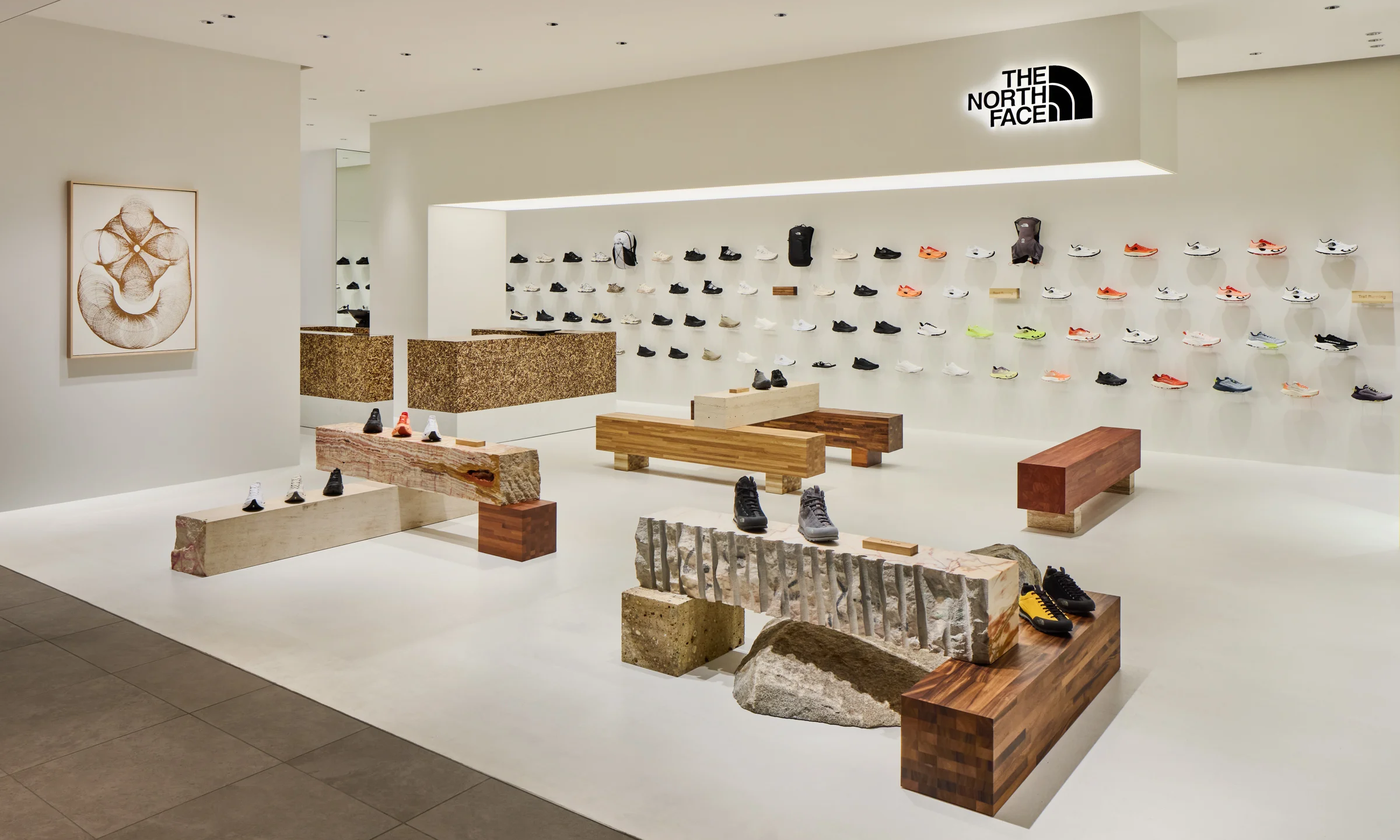 THE NORTH FACE 首家鞋类专门店于大阪开业