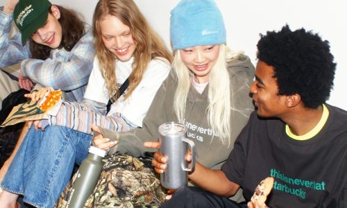 thisisneverthat® 与 Starbucks 推出首个合作系列