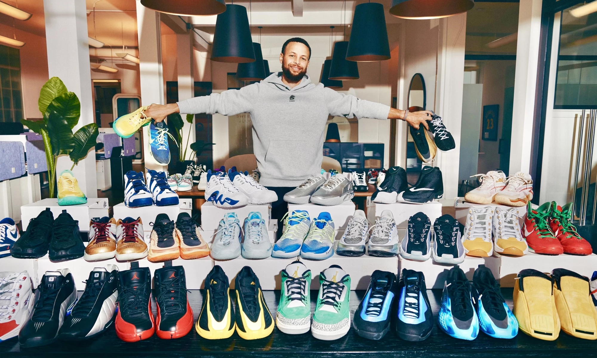 苏富比携手库里举办亲穿鞋款拍卖会