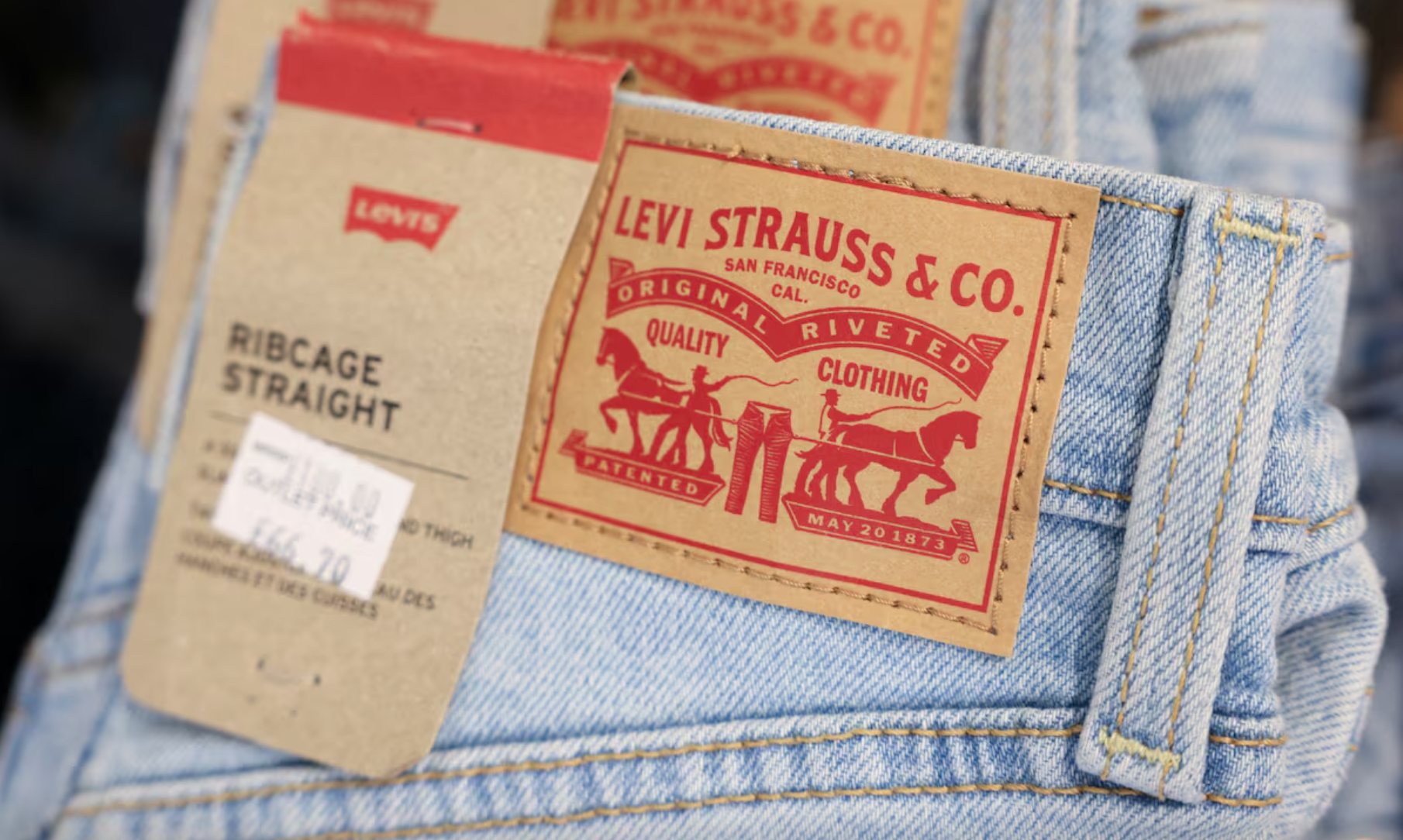 Levi’s® 业绩表现强劲