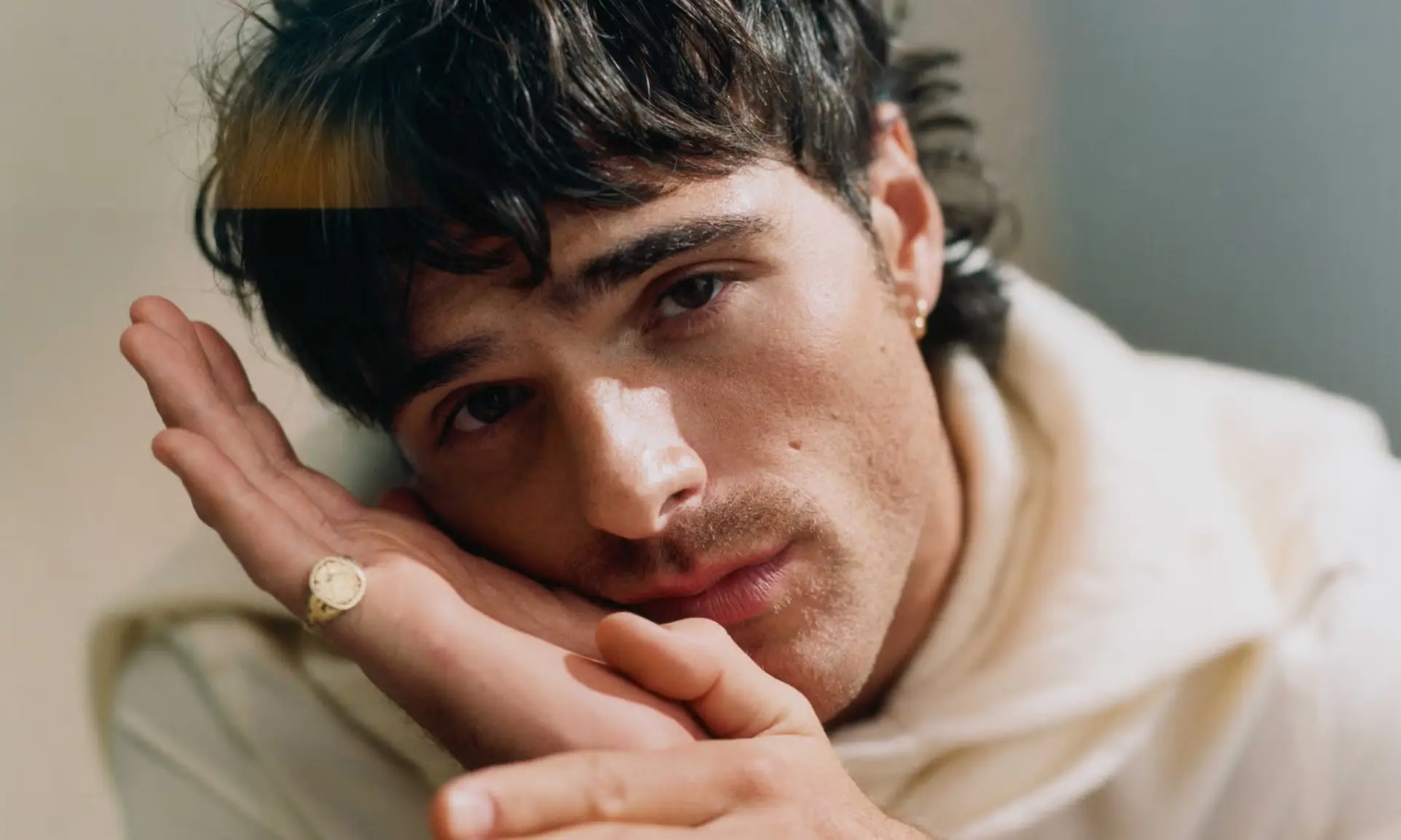 被香奈儿和肯豆同时看上，Jacob Elordi 穿搭也有说法？