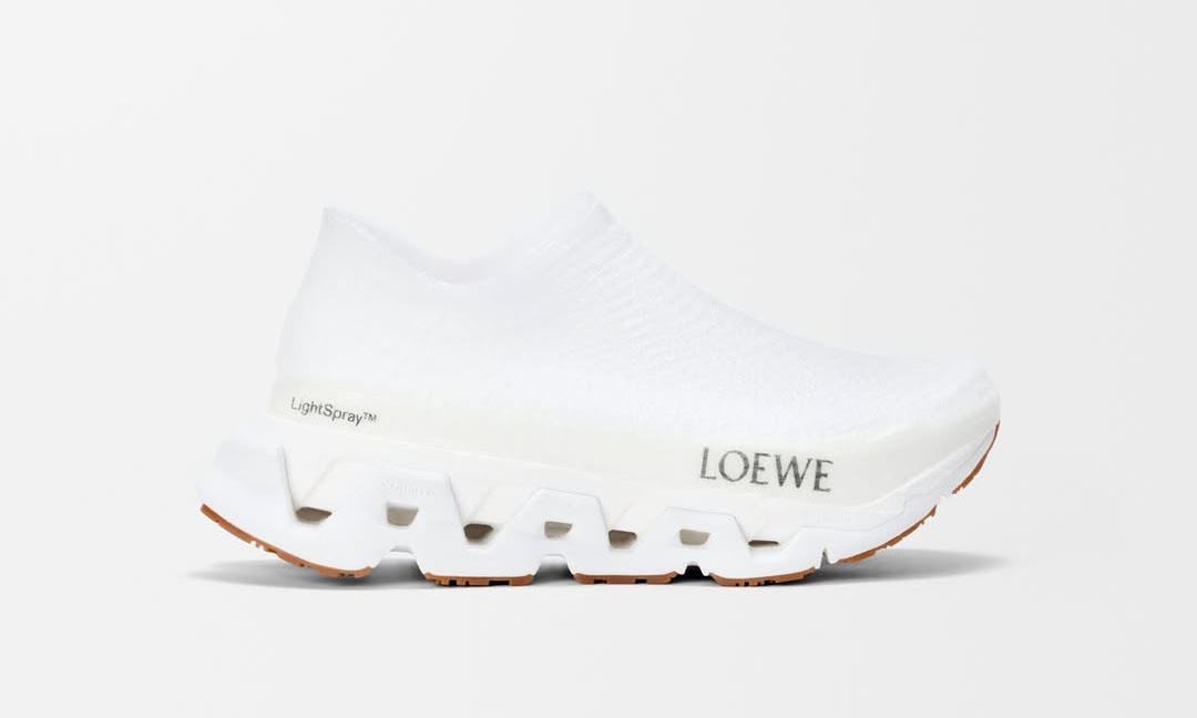 LOEWE 再度携手 On 发布 2026 春夏全新合作系列