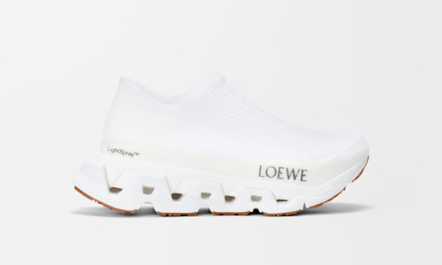 LOEWE 再度携手 On 发布 2026 春夏全新合作系列