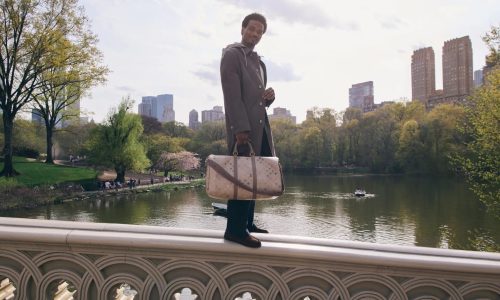 LOUIS VUITTON 携手职业滑手 Tyshawn Jones 推出早秋系列大片
